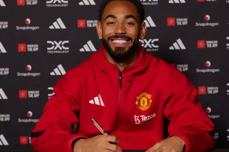 كونيا يكشف: حلمي تحقق بالانتقال إلى مانشستر يونايتد