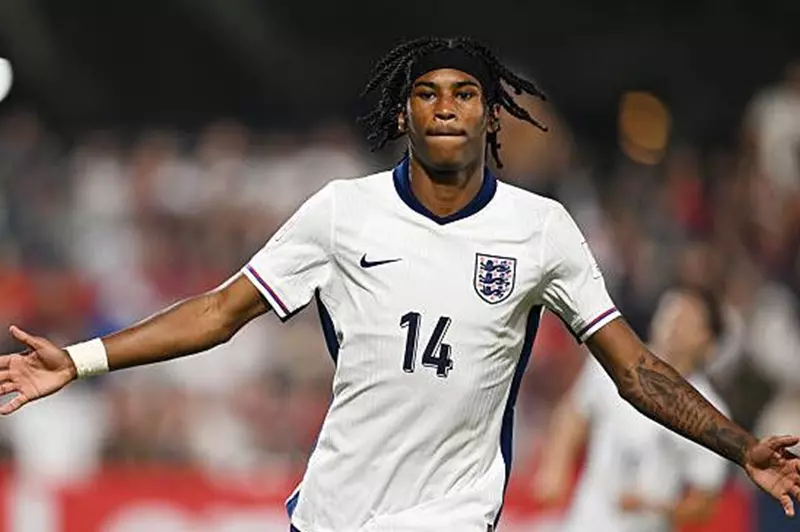 ريجان هيسكي موهبة صاعدة ينتظره عمر مرموش بمانشستر سيتي