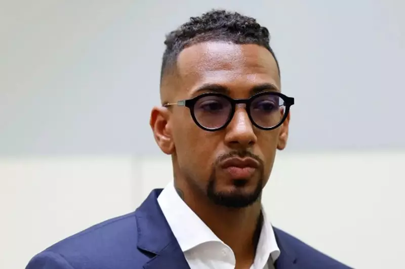 زيارة مثيرة.. بواتينج يتدرب في برشلونة ويلتقي فليك