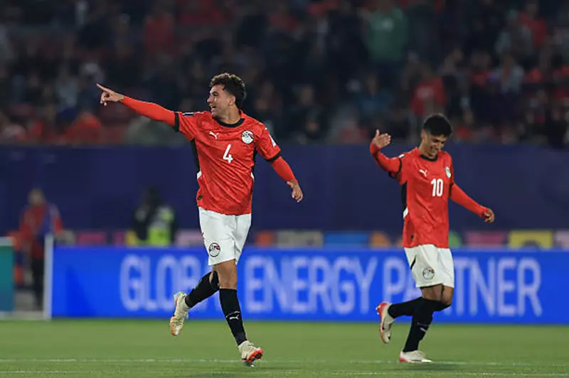 من هو أحمد عابدين وماذا قدم؟