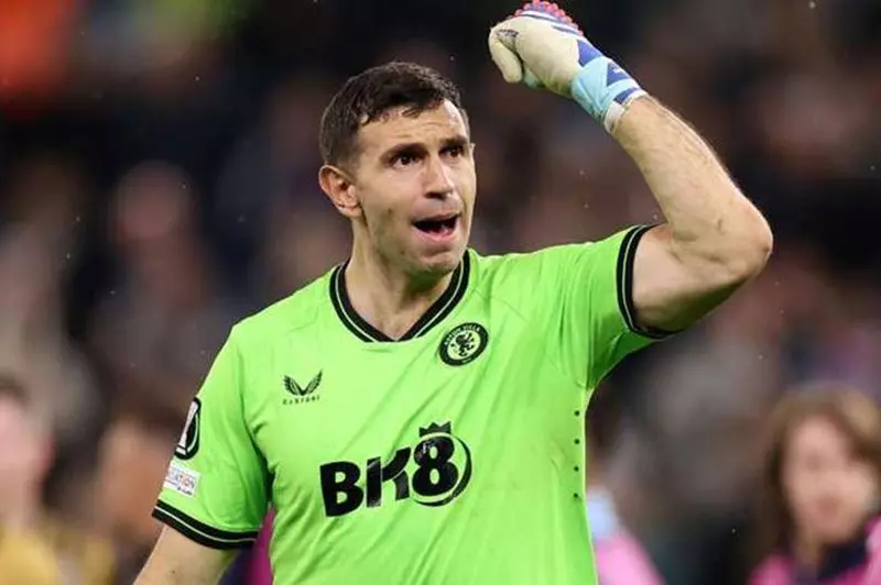 هل تصبح إيطاليا محطة مارتينيز الجديدة؟